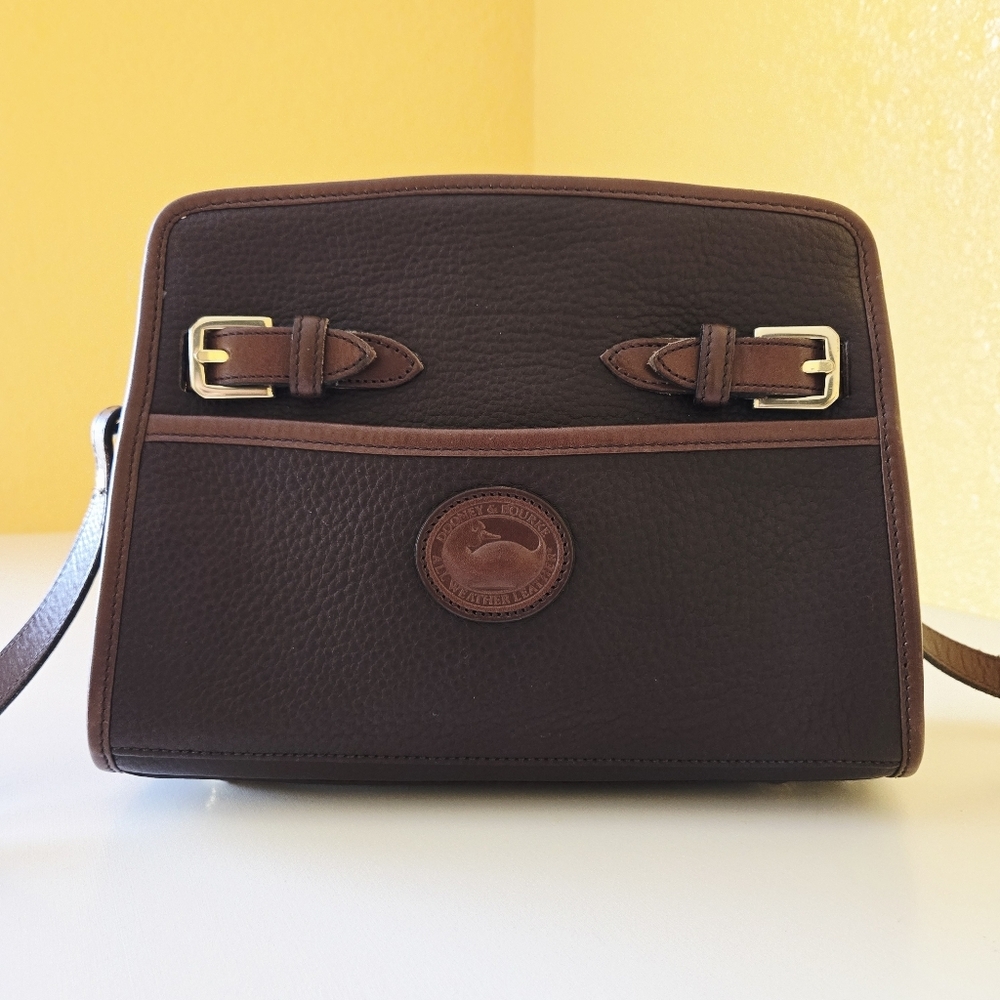 Vintage Dooney & Bourke Brown Zip Top Front Buckle Pebbled Leather Crossbody Bag - Picture 3 of 15